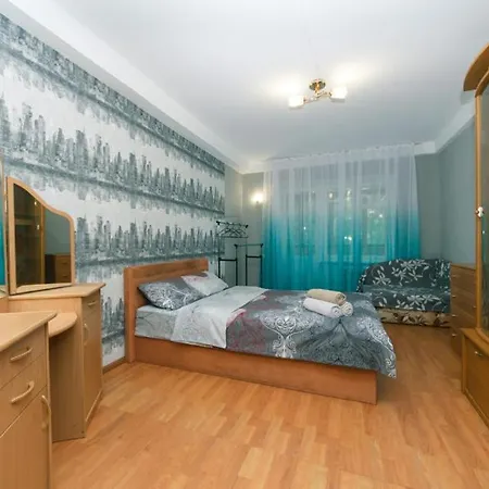 1 комнатная м васильковская газ и низкий этаж Apartment Kyiv